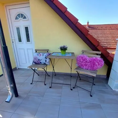 Lexi With Roof Terrace * Balatonboglar