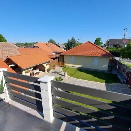 Lexi Apartman with Roof Terrace Balatonboglár *