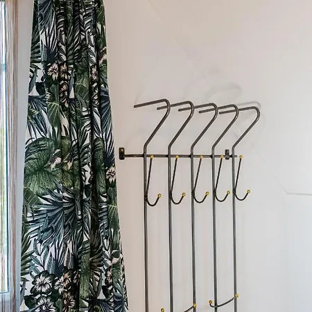 Lexi With Roof Terrace *